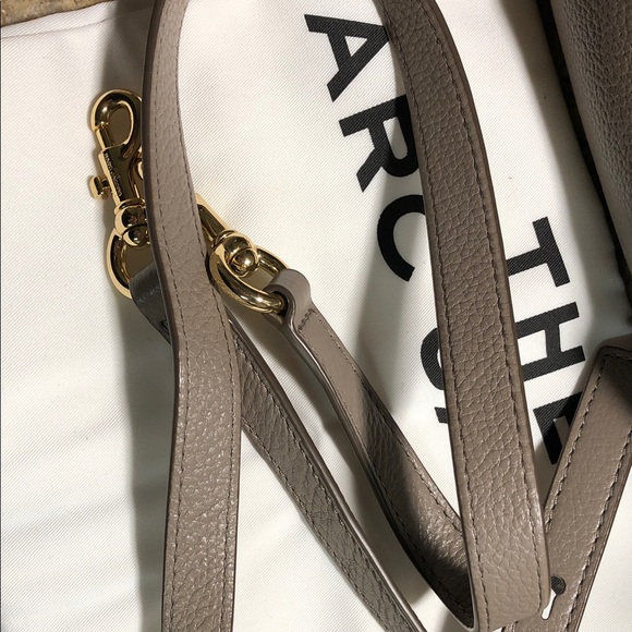 Marc Jacobs Taupe Leather Tote Bag - Picture 15 of 16